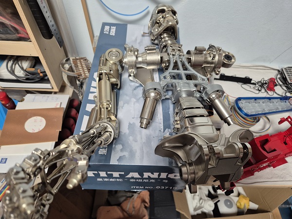 Terminator Hachette 52